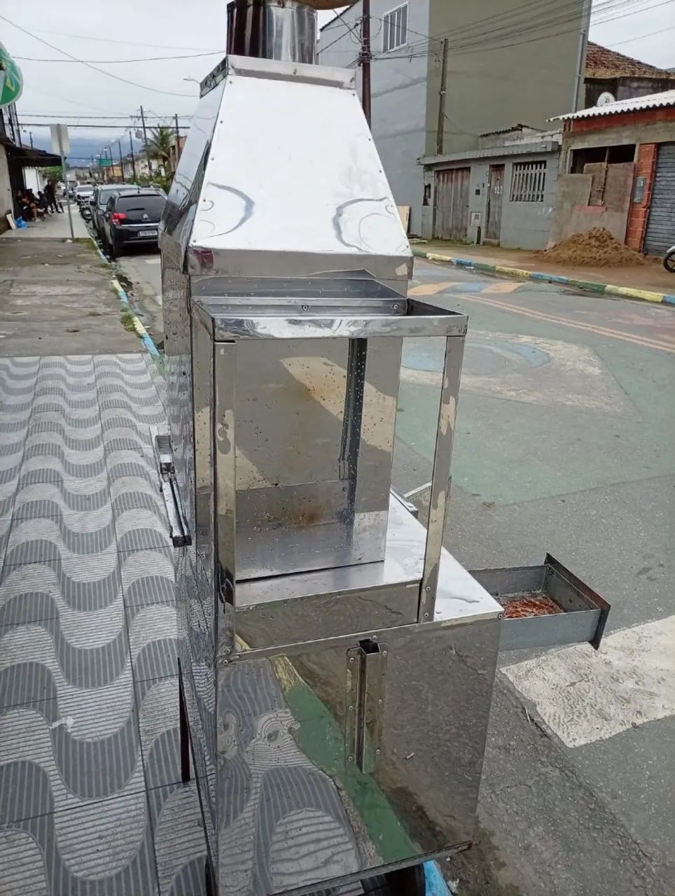 Vendo carrinho de churrasquinho 