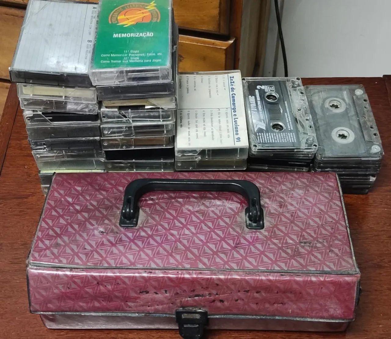 Lote de 53 Fitas K7 usadas + Estojo