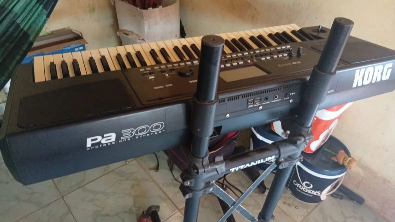 Teclado PA 300 bom estado  - Foto 3