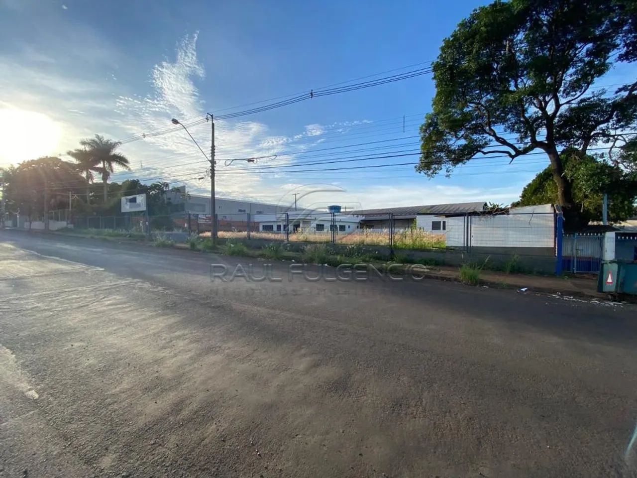 Barracão Industrial/Comercial para Locação/Venda - Foto 2