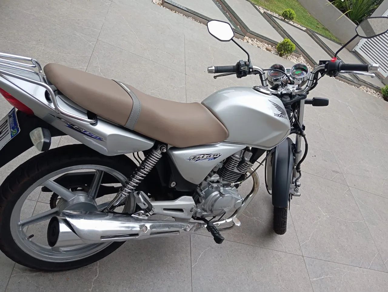 Titan ES  - Foto 5