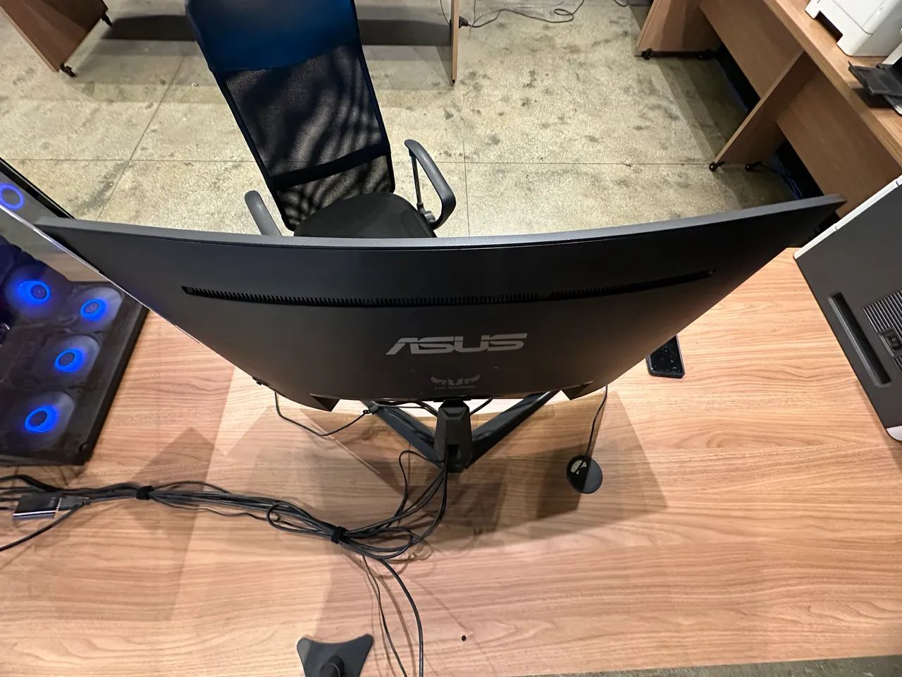 Monitor Asus Tuf 31.5 Polegadas Curvo  - Foto 3