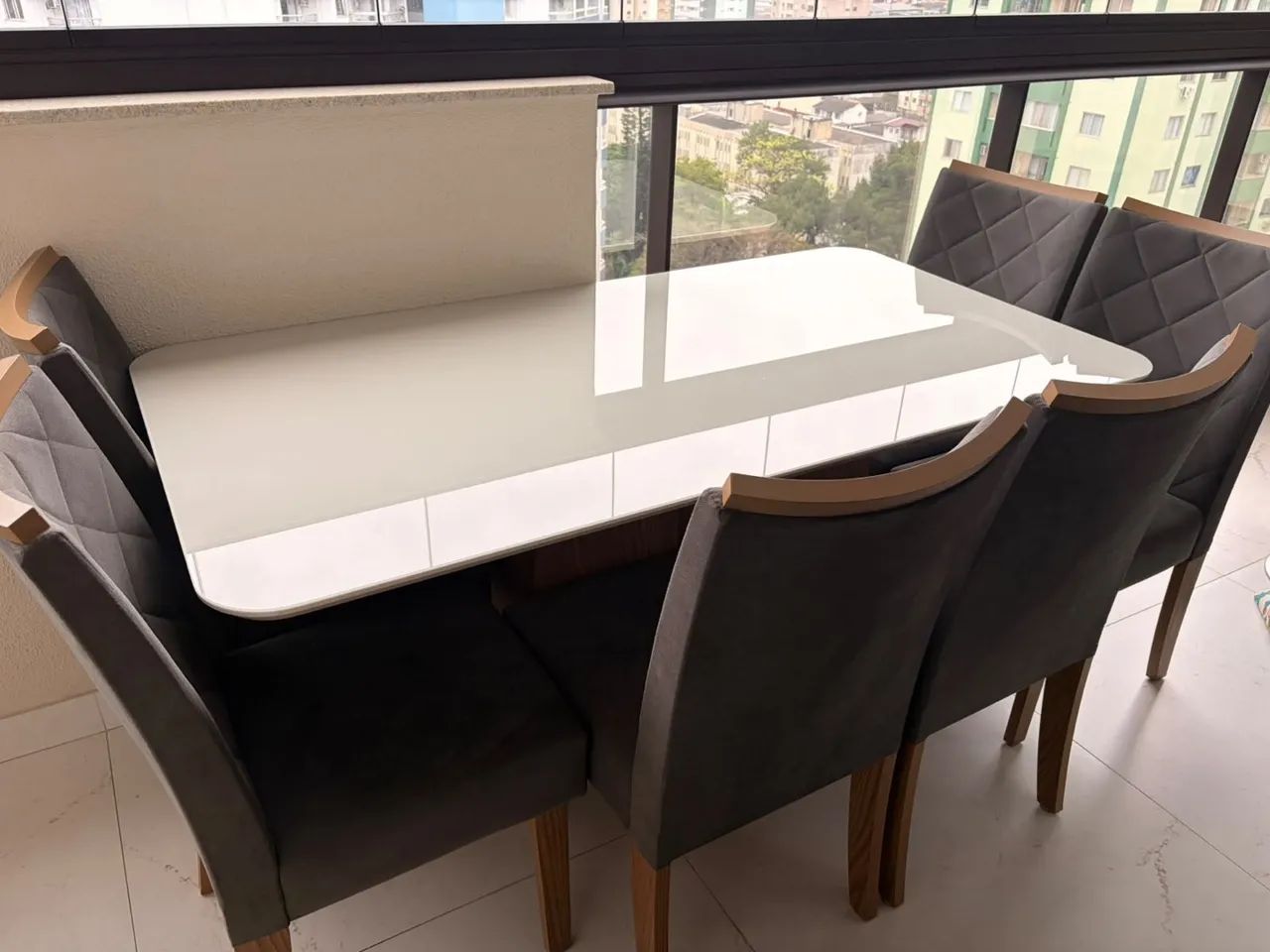 Mesa de jantar 6 cadeiras tampo de vidro 1,70m