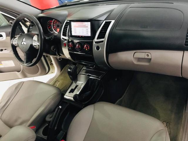 Pajero DAKAR 3.2 4x4 T.I. Dies. 5p Aut. - Foto 6