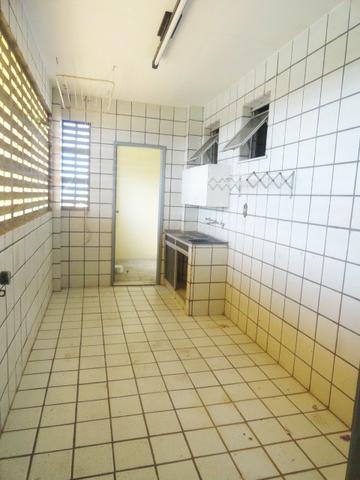 Apartamento com 3 Quartos para Alugar, 130 m² por R$ 800/Mês - Foto 18