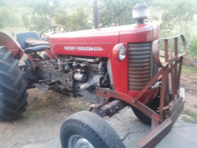 Vendo ou troco trator 65x ano 74