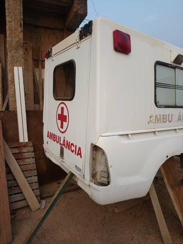 Carroceria Ambulância Hilux - Foto 6