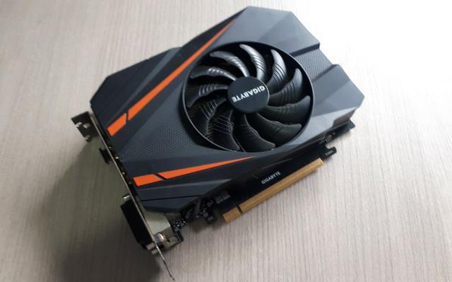 Placa gamer GeForce GTX1070 GigaByte mini
