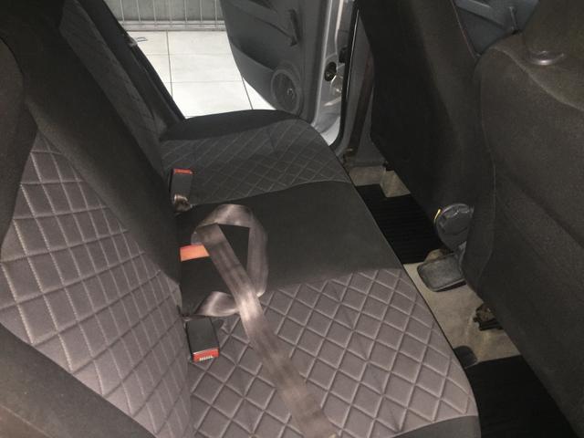 Carro muito conservador, esse preço de 15000 vai com os pneus meia vida * - Foto 8