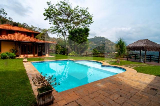 Casa em condomínio com total privacidade