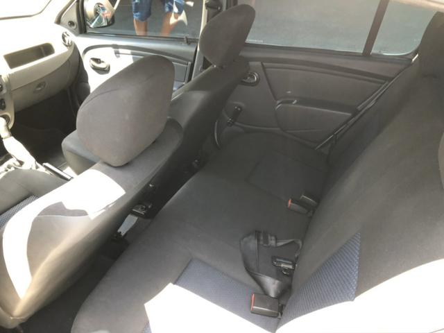 Sandero - Foto 8