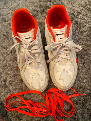 Reebok Aztrek Double 93 x Gigi Hadid - Off White/Coral - Roupas