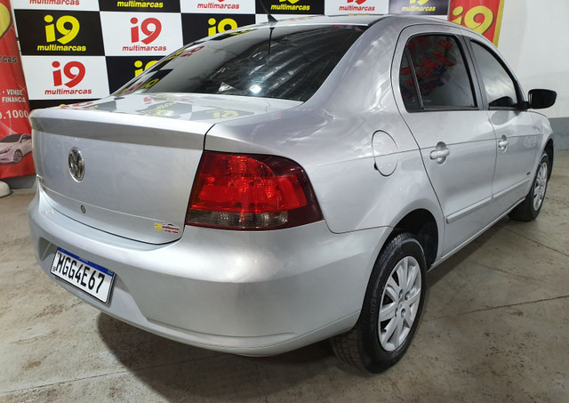 Volkswagen Voyage 1.0 completo - Foto 4