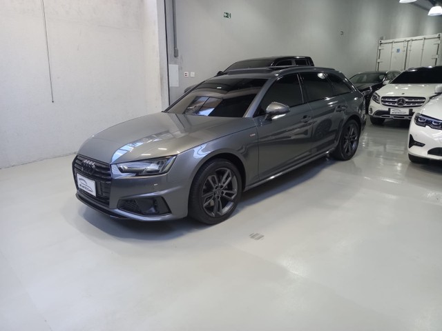AUDI A4 AVANT S-LINE