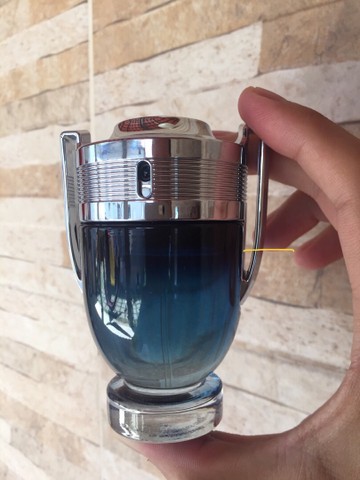 invictus falsificado