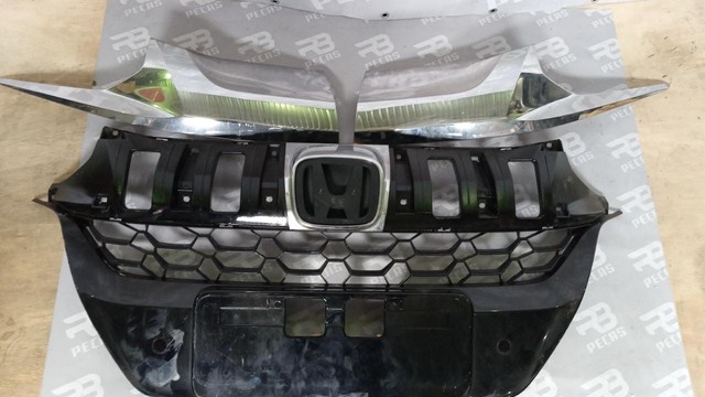 Grade cromada e preta Honda Wrv 