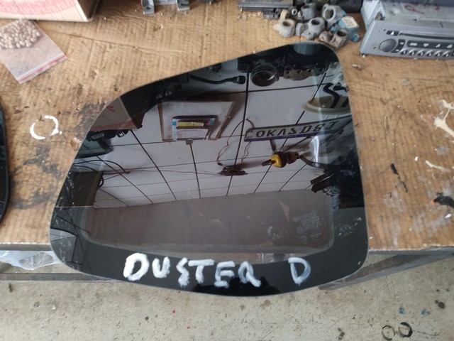 Vidro traseiro direito vigia Duster original s/ número 