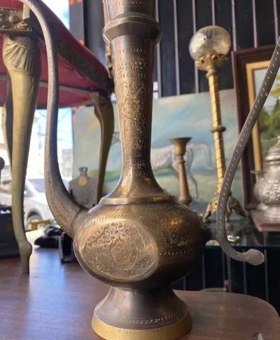 Anfora indiana antiga de metal. - Foto 4