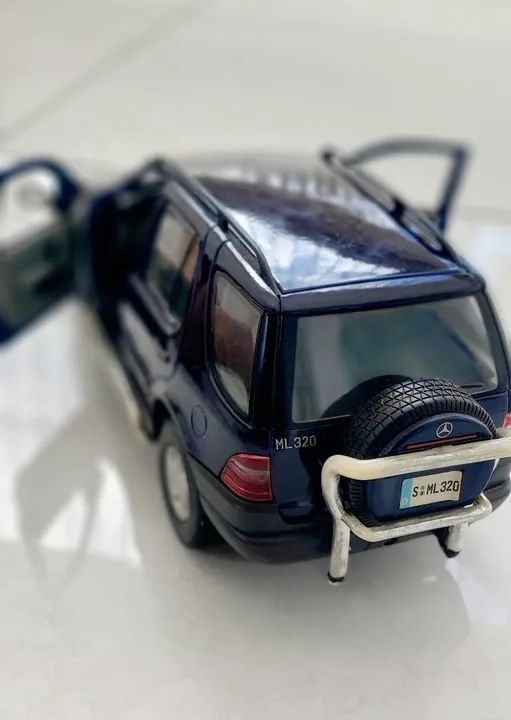 Mercedes-Benz Ml 320 1/18 - Maisto. - Foto 5