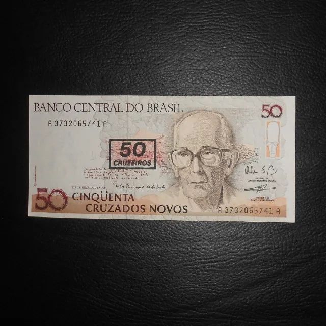 50 - Carlos Drummond de Andrade