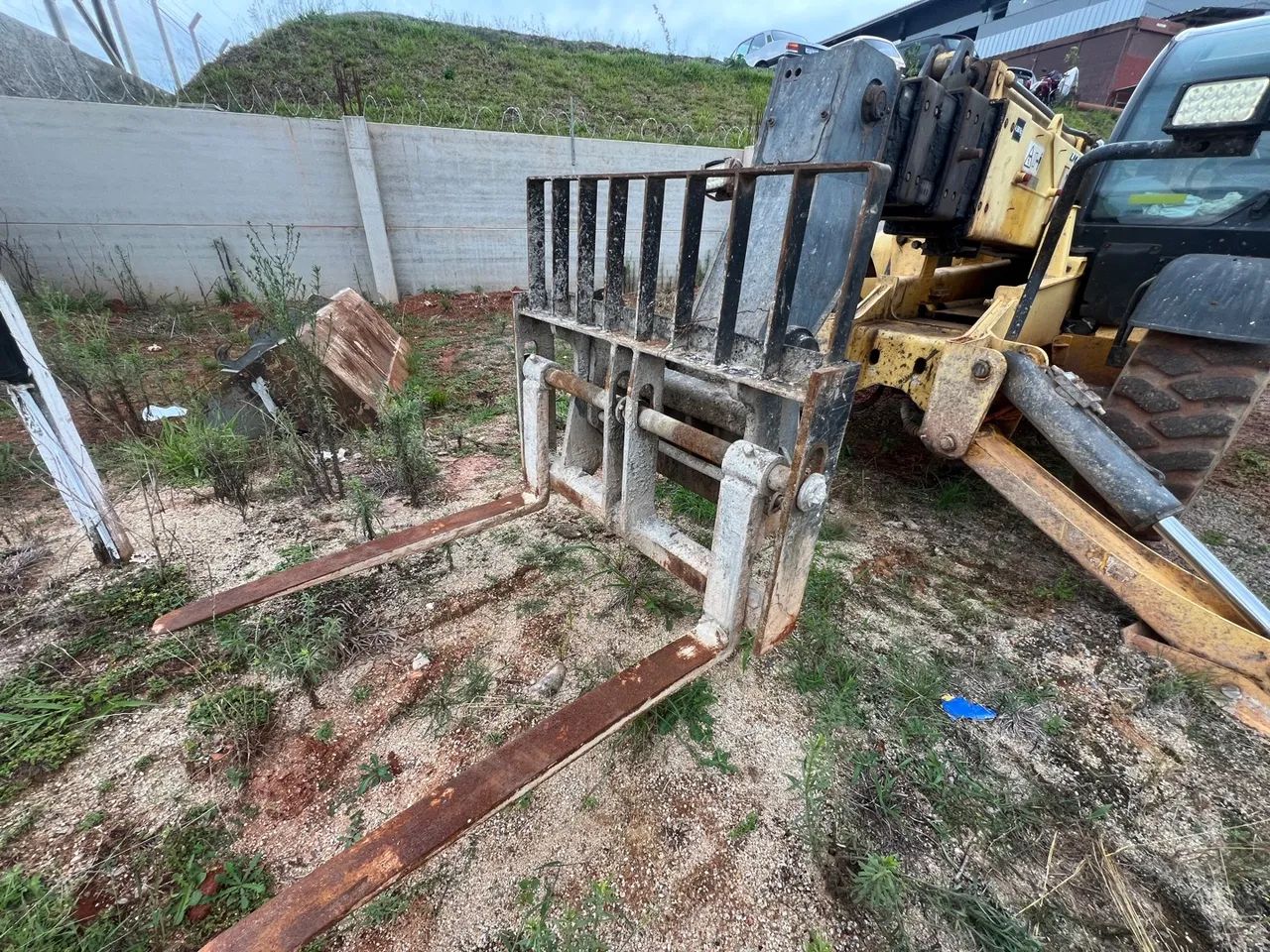 Máquina manipulador telescópico new Holland Lm1745 2013  - Foto 5