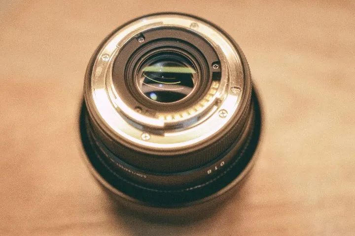 Lente Sigma 56mm f1.4 Fujifilm X-Mount bem conservada ótima lente - Foto 5