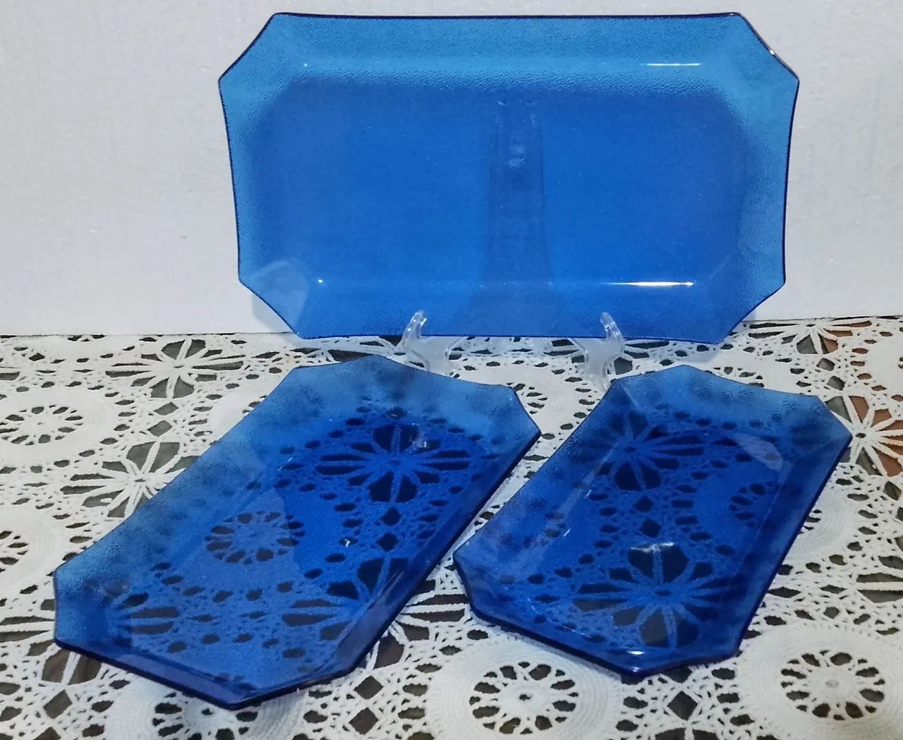 Três Lindas Travessas em vidro azul cobalto 