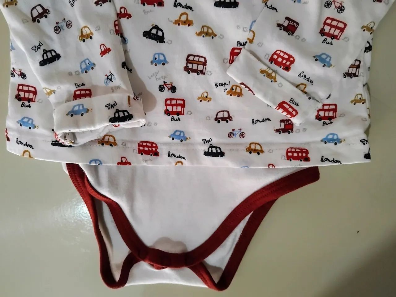 Macacão estampado para bebês de 6 meses  - Foto 3