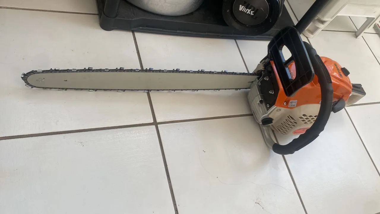 Motosserra MT-382 - Modelo de Primeira Linha, Alta Performance!