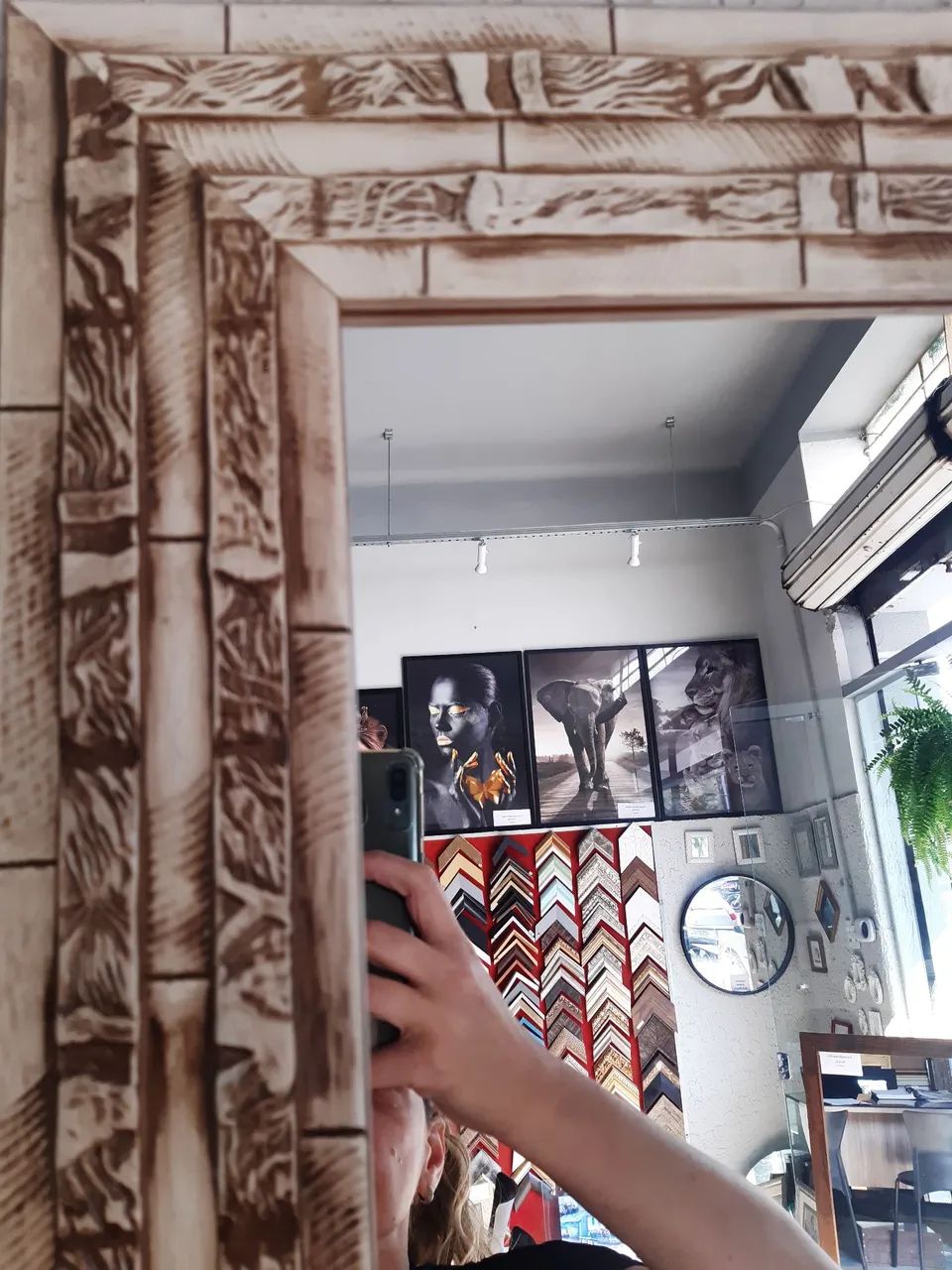 Espelho Decorativo com Moldura Detalhada - Foto 3