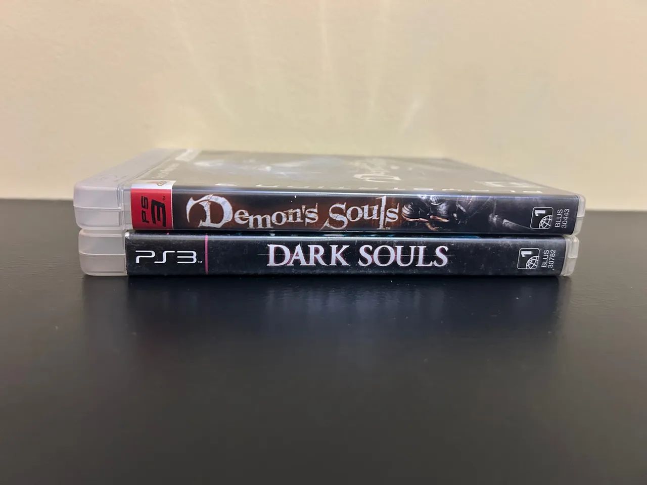 Jogo Demon's Souls e Dark Souls para PS3 envio OLX pay  - Foto 2