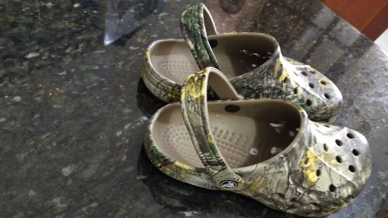 Crocs Camufladas Infantis - Foto 5