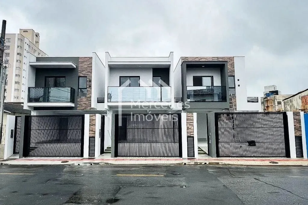 Sobrado com 3 suítes à venda, 155 m² por R$ 1.270.000 - Centro - Itajaí/SC