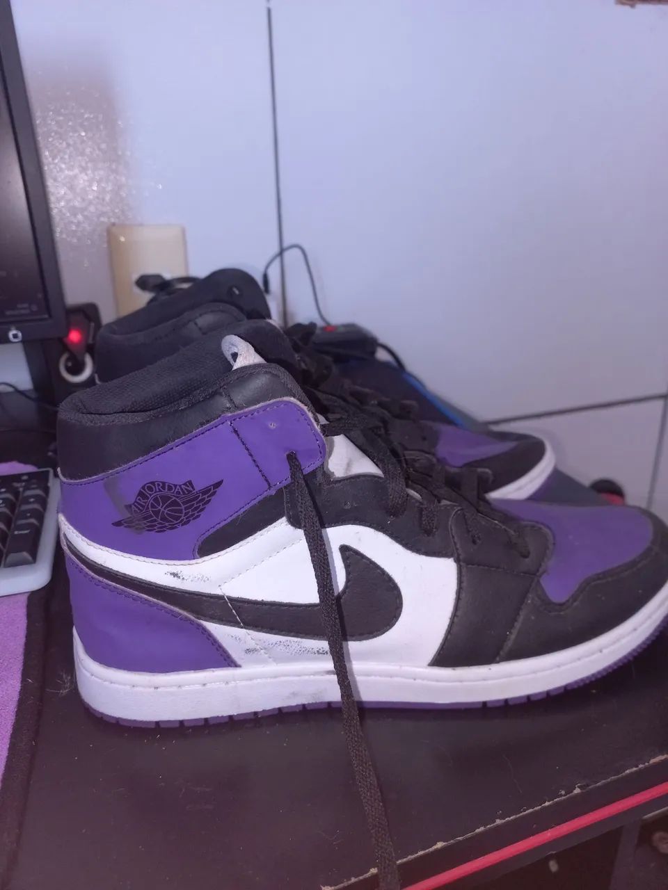 Tênis Air Jordan roxo