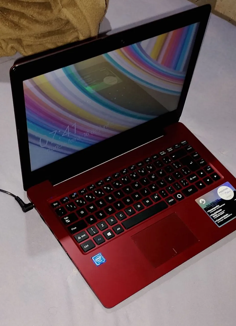 Notebook Positivo Vermelho
