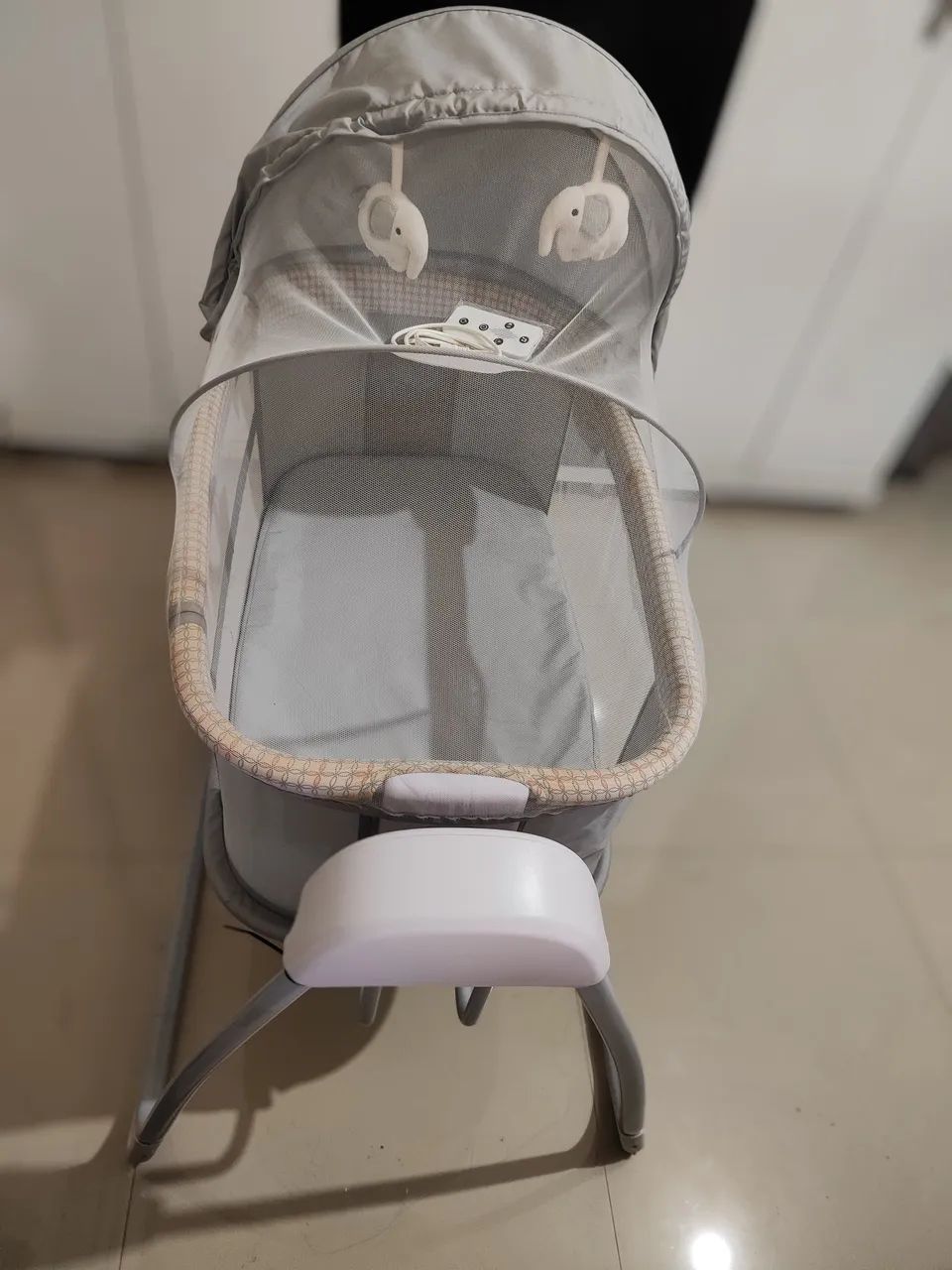 Berço Techno Automático Mastela 4 em 1 com Bluetooth - Como Novo! - Foto 2