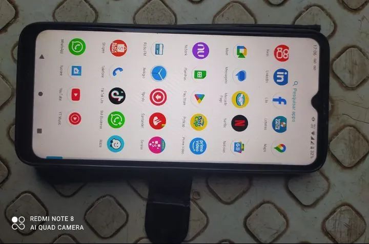 Moto E20 usado sem restrições em bom estado de uso 