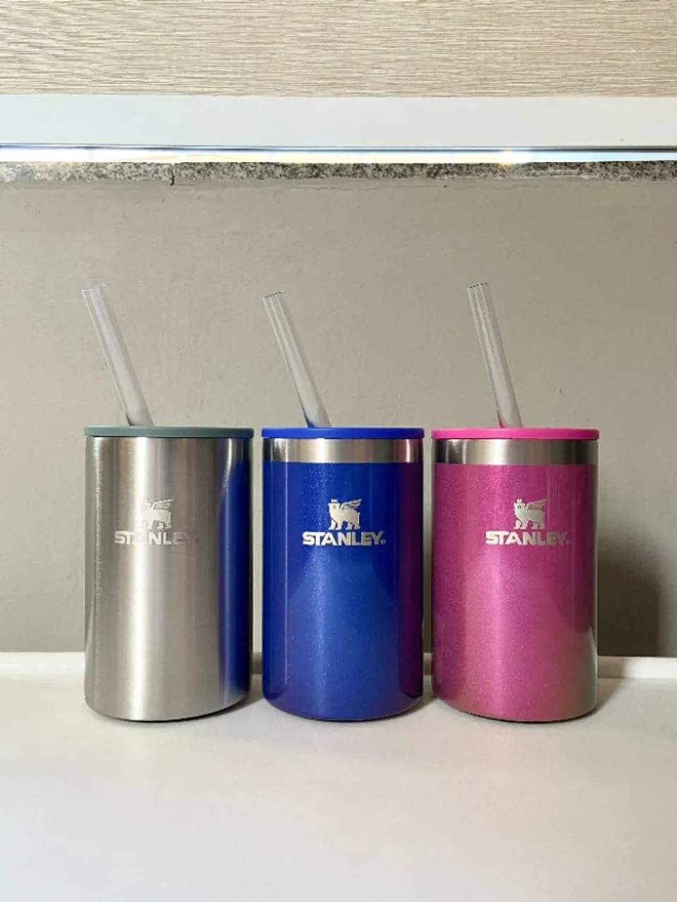 Can Cooler Stanley Com Tampa e Canudo 296ml - Lançamento - Original