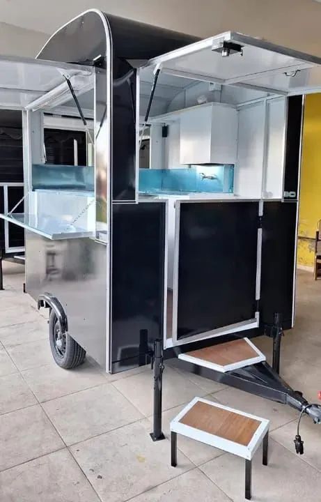 Vende-se Food Truck Completo e Novo - Pronto para Trabalhar!