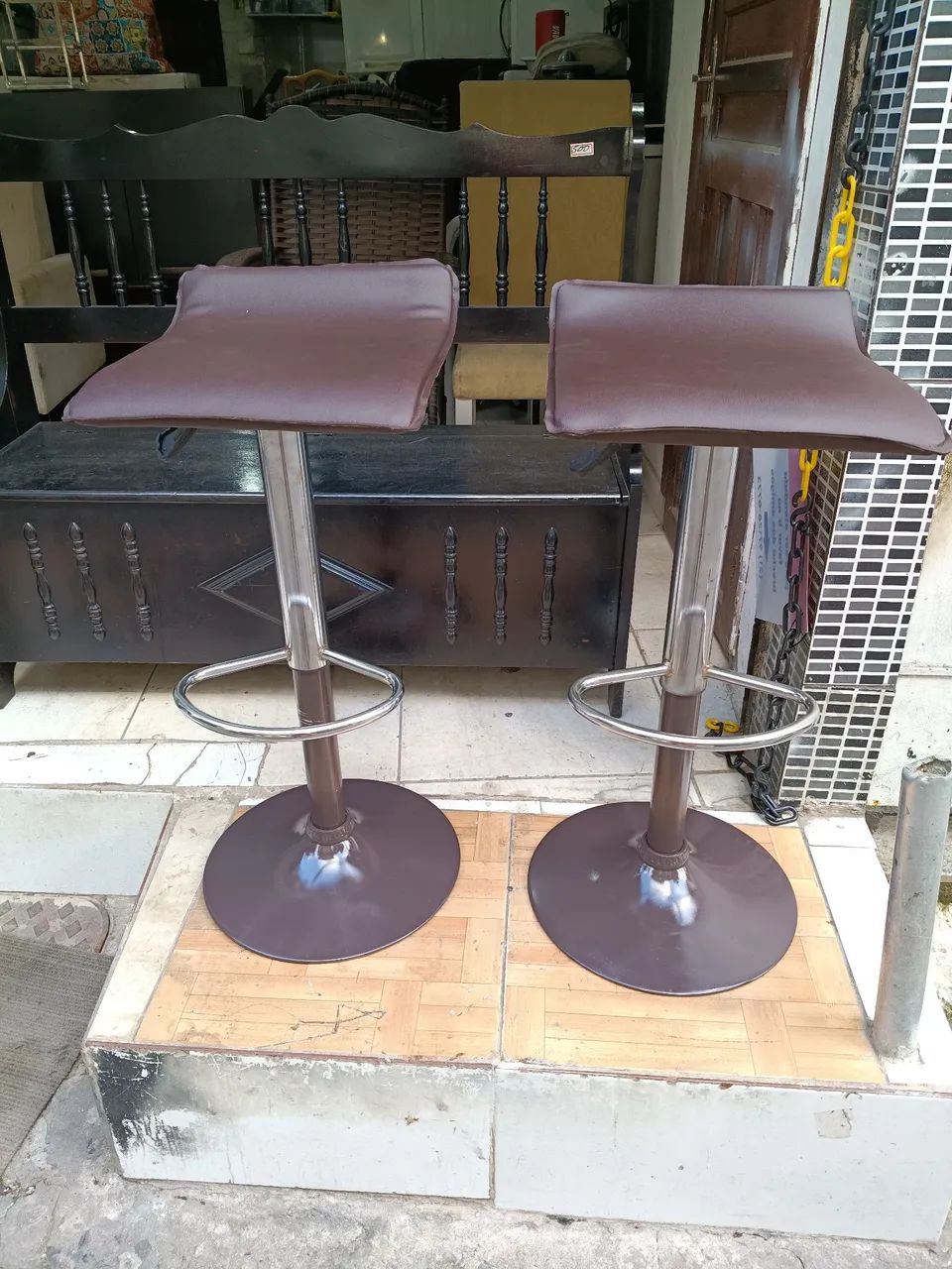 Banquetas funcionando perfeitamente 64985863131009121
