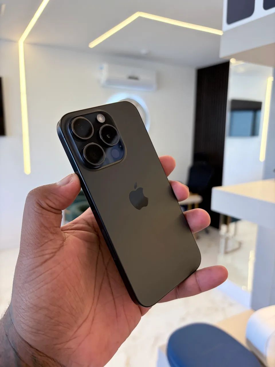 iPhone 15 Pro Preto 128GB Bateria 83% - Usado - Celulares e