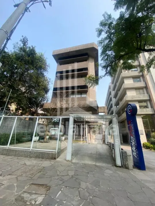ALUGUE SEM FIADOR!Sala comercial bem localizada na Rua Félix da Cunha, ideal para escritór
