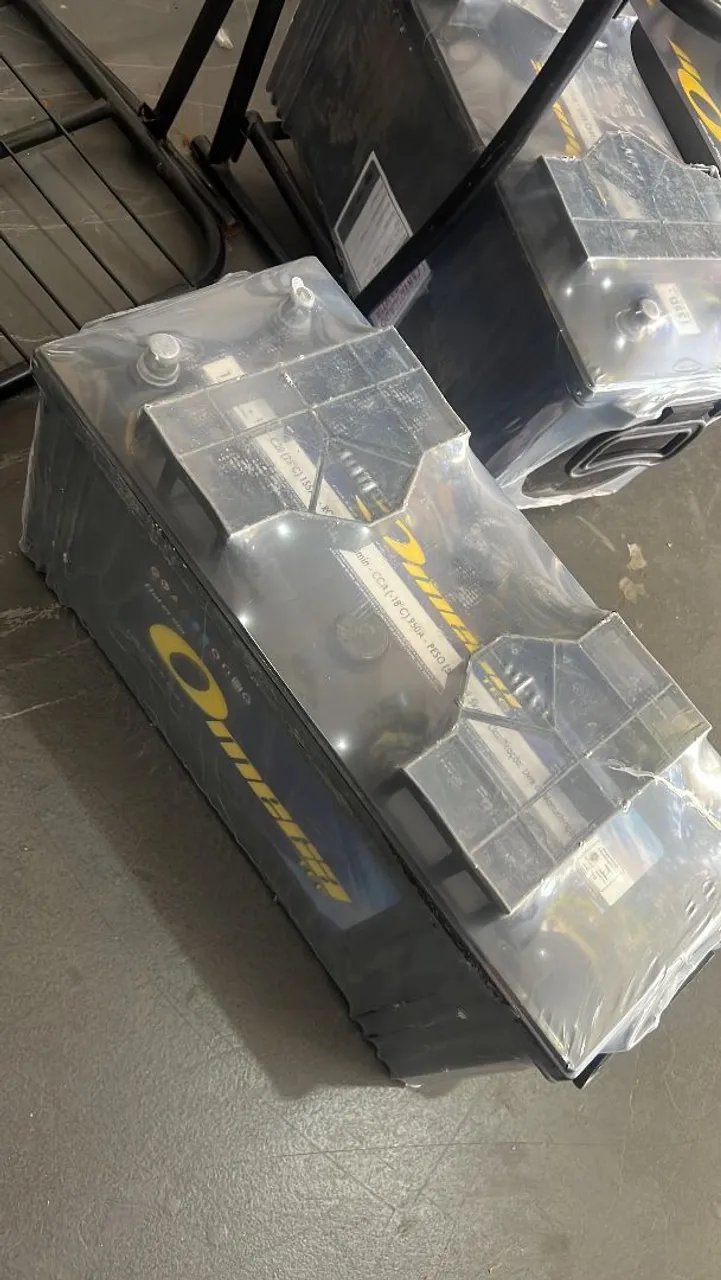 Bateria de caminhão 150A amperes 1 ano de garantia