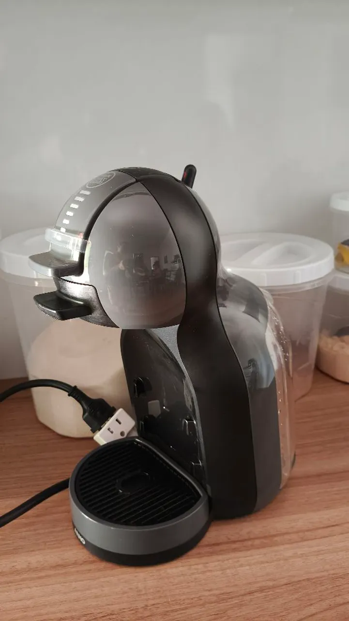 Cafeteira Dolce Gusto Mini Me - Prática e Compacta