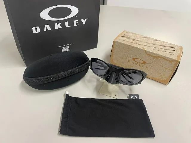 Óculos de Sol Oakley Plantaris - Black Matte