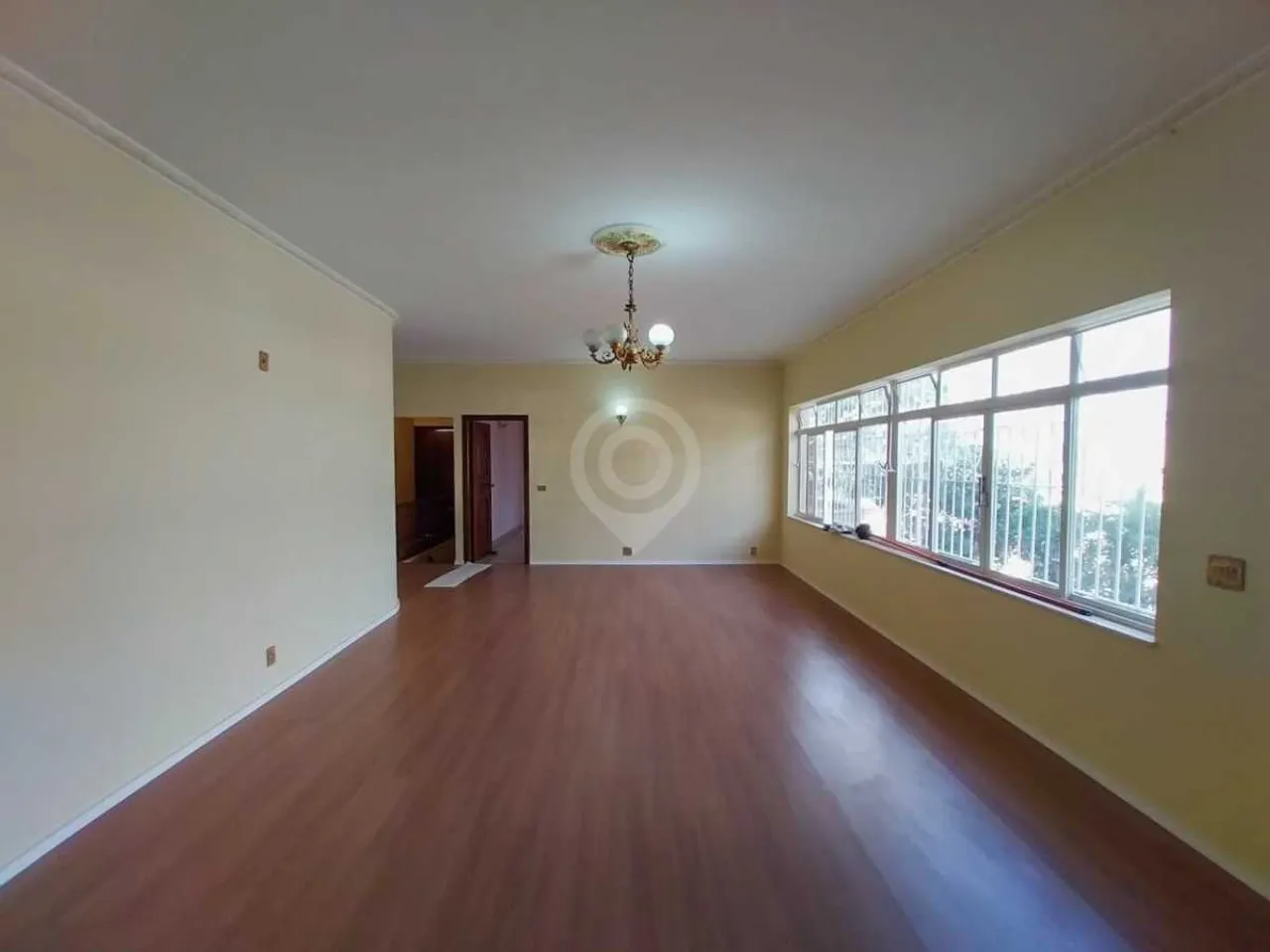 Casa de rua - / Residencial / Jardim Belém