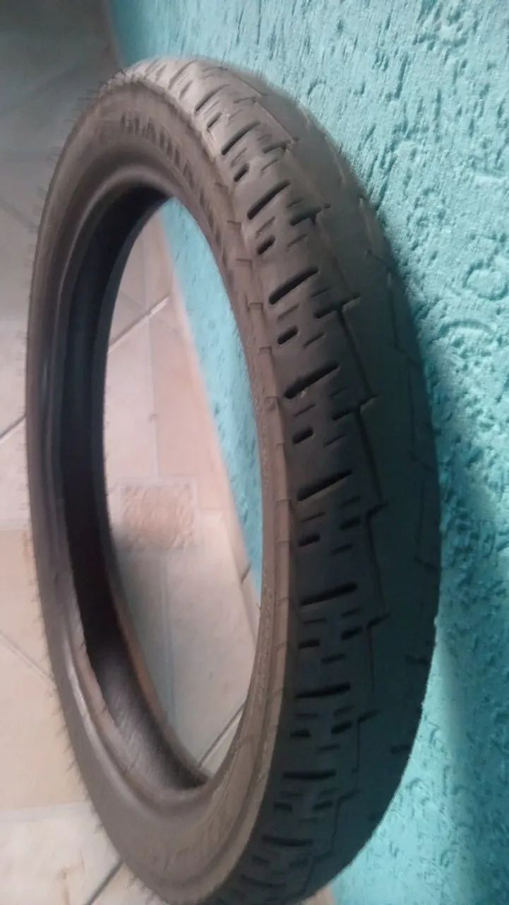 Pneu de moto 