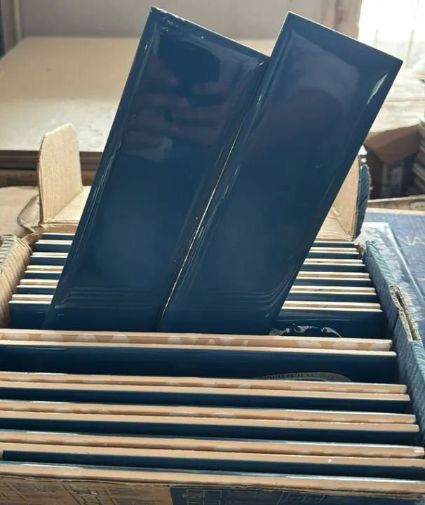 Porcelanato / Pastilha piscina / Bordas - Foto 4