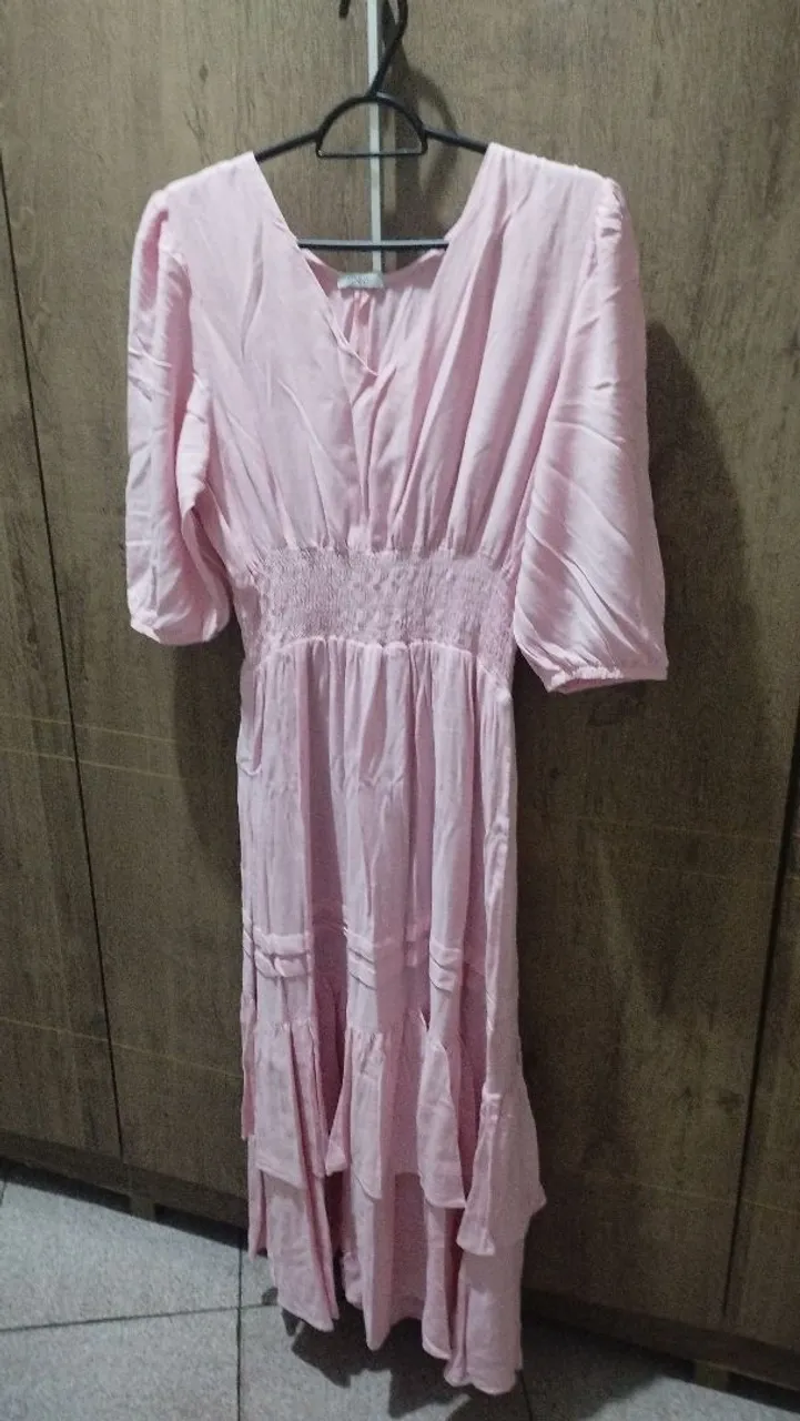 Vestido rosa, semi novo.