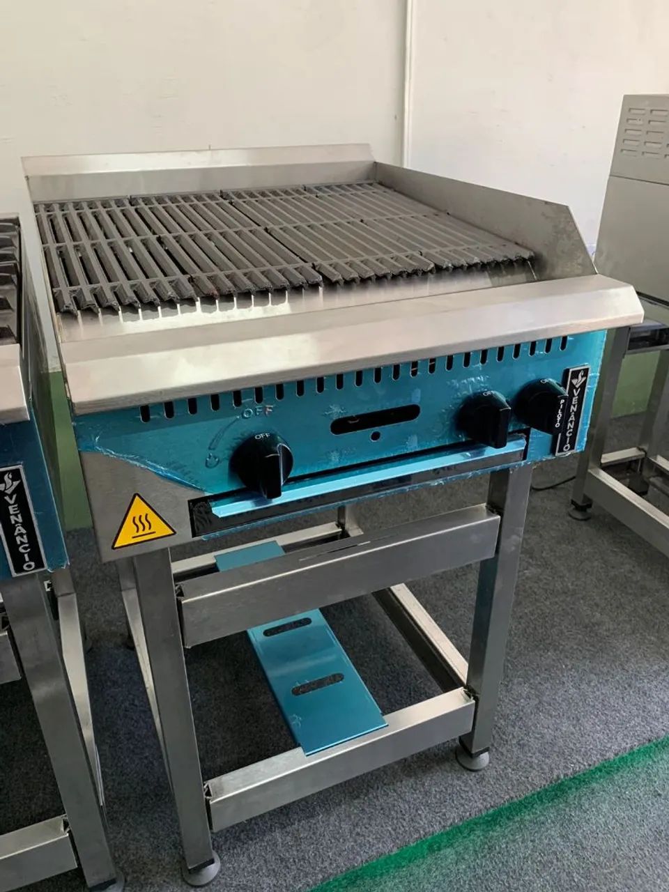 Churrasqueira a Gás Profissional - Venâncio